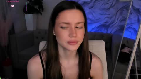 aria_mila online show from March 27, 3:52 am