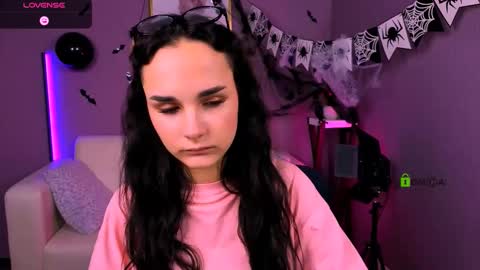 Snapshot of ariana_ross7 chatting on October 25, 7:21 pm ariana_ross7 online show from October 25, 7:21 pm