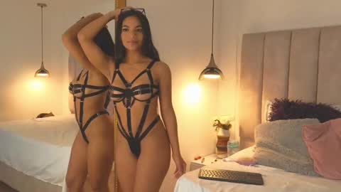 Ariana  online show from September 29, 9:09 pm