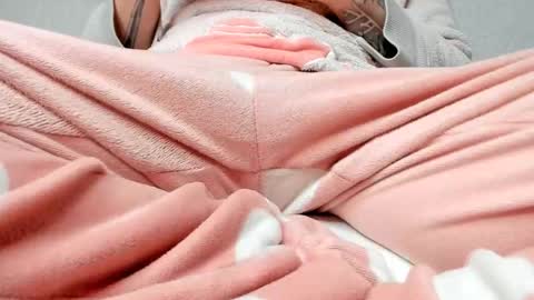 Ariana  Steven online show from January 18, 9:11 pm