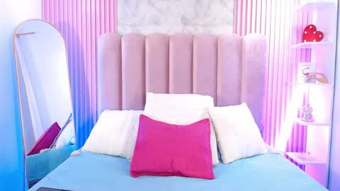 ArianaRougee online show from May 4, 12:09 pm