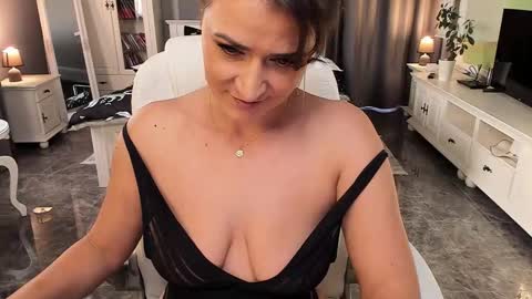 Ana online show from October 23, 2:01 pm