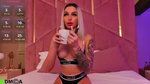 Arianna online show from October 18, 6:42 pm