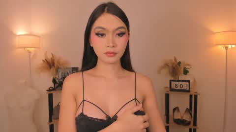 MIRA GREYSON online show from February 9, 11:45 am