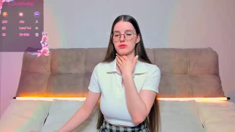 Ariella online show from November 18, 2:45 am