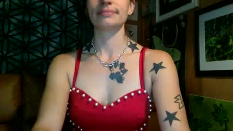 ariel  colin when hes here online show from December 21, 4:36 pm