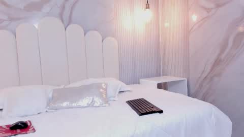 Arietta online show from December 15, 8:14 pm