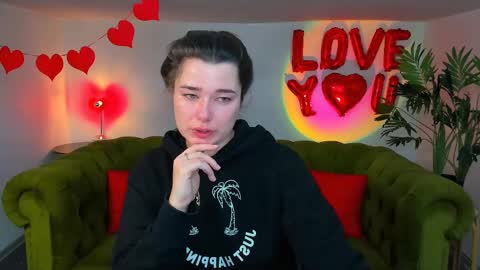 Ari online show from February 23, 1:02 pm