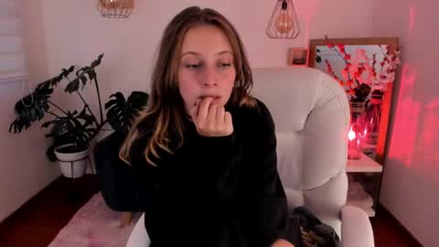 Ari  online show from February 12, 8:40 pm