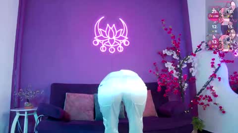 Ari online show from October 13, 7:49 pm