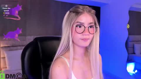 Ari  online show from October 13, 12:02 am