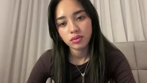 Lily online show from November 18, 4:30 pm