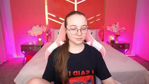 arrinawair online show from December 16, 9:15 am