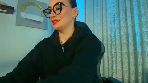    online show from September 22, 8:18 pm