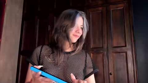 artemisablake online show from February 10, 9:47 pm