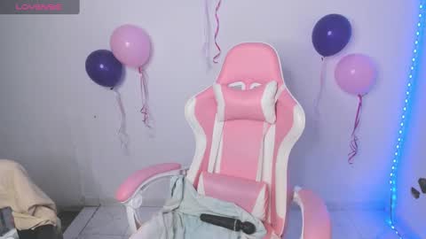 Val online show from November 20, 10:11 pm