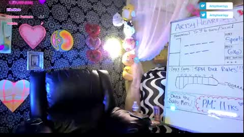 ArtsyHeartsyy online show from February 11, 2:25 am