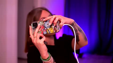 Lunaa  online show from October 20, 4:54 pm