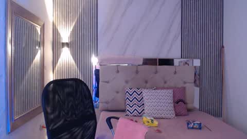 ashley__tylor online show from March 29, 2:54 am