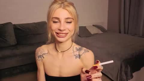Snapshot of ashley_urban chatting on October 24, 2:40 am Ashley online show from October 24, 2:40 am