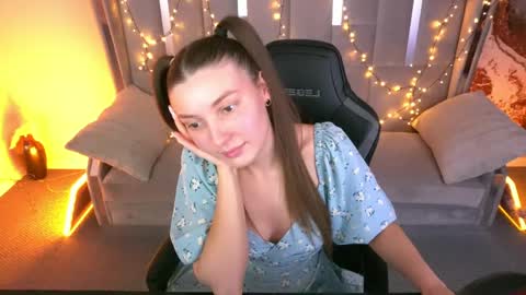 ashleybaee online show from April 15, 1:33 pm