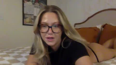 Snapshot of ashleybrookexo chatting on September 29, 2:38 am ashley online show from September 29, 2:38 am