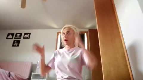 ashleymaddyyyy647935 online show from May 14, 8:47 pm