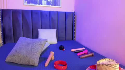 ashlye_miller_ online show from January 6, 4:05 am