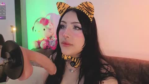 Ash  online show from March 10, 7:18 pm