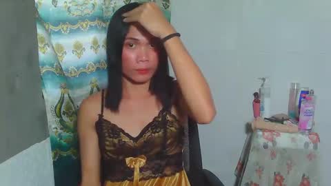 asian_hillary online show from December 14, 2:33 am