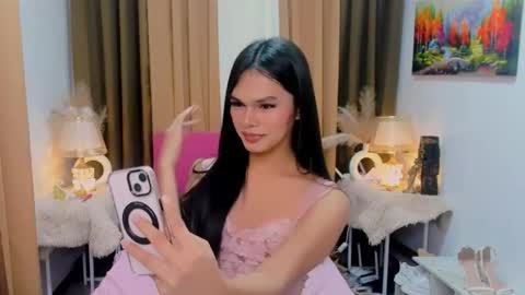 mooreen online show from November 14, 8:47 am