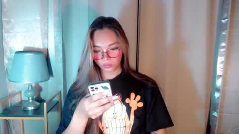 HI IM TAMIRA LOOKING FOR SERIOUS RELATIONSHIP online show from September 15, 9:00 pm