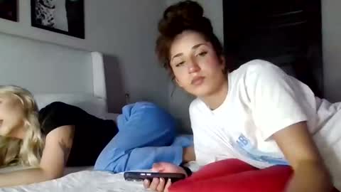 asianicolee online show from May 5, 5:54 am