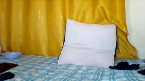 FLORAH DANIEL online show from September 19, 7:24 pm