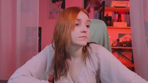 Snapshot of astra_lis chatting on October 22, 1:27 pm Astra online show from October 22, 1:27 pm