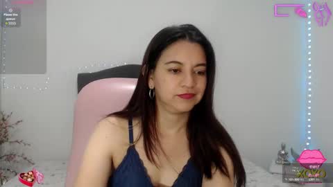 Snapshot of astrolover_ chatting on October 2, 1:32 am camila  online show from October 2, 1:32 am