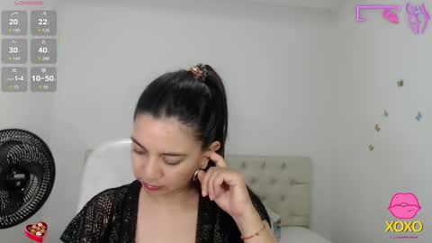 Snapshot of astrolover_ chatting on October 20, 2:14 am camila  online show from October 20, 2:14 am