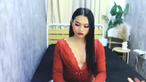 atashakendall online show from February 18, 1:32 pm