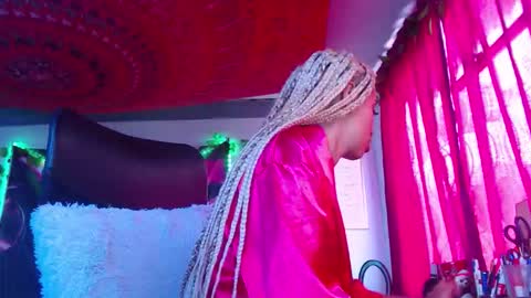 Atenea online show from November 17, 1:34 pm