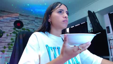 Atenea online show from January 19, 2:06 pm