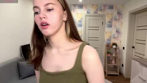 Jolyn online show from March 8, 4:05 am