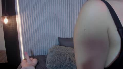 Aura online show from October 7, 3:44 am