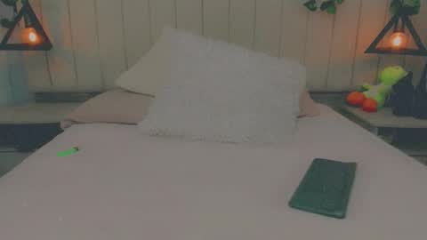 aura online show from February 22, 7:20 am