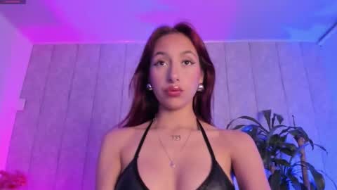 Snapshot of aurora_bellmont chatting on October 16, 3:42 am Aurora  online show from October 16, 3:42 am
