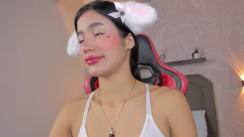 A U R O R A  online show from December 17, 3:22 am