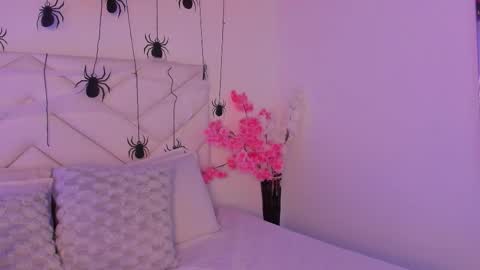 Snapshot of aurora_sweet2 chatting on October 23, 6:14 pm Madison online show from October 23, 6:14 pm