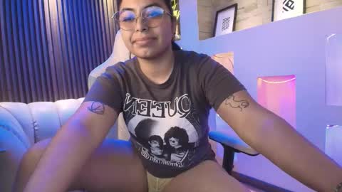 aurora_willow9 online show from November 20, 5:30 am