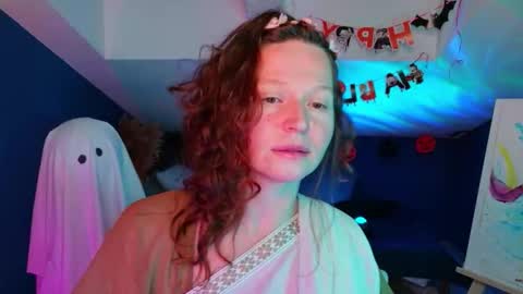 Snapshot of auroraborealis__ chatting on October 31, 7:01 am auroraborealis__ online show from October 31, 7:01 am