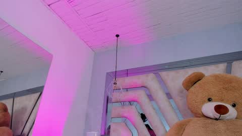 Aurora  online show from April 15, 7:58 pm