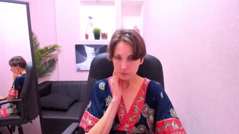 Snapshot of aurorascript chatting on October 15, 3:25 pm Aurora online show from October 15, 3:25 pm